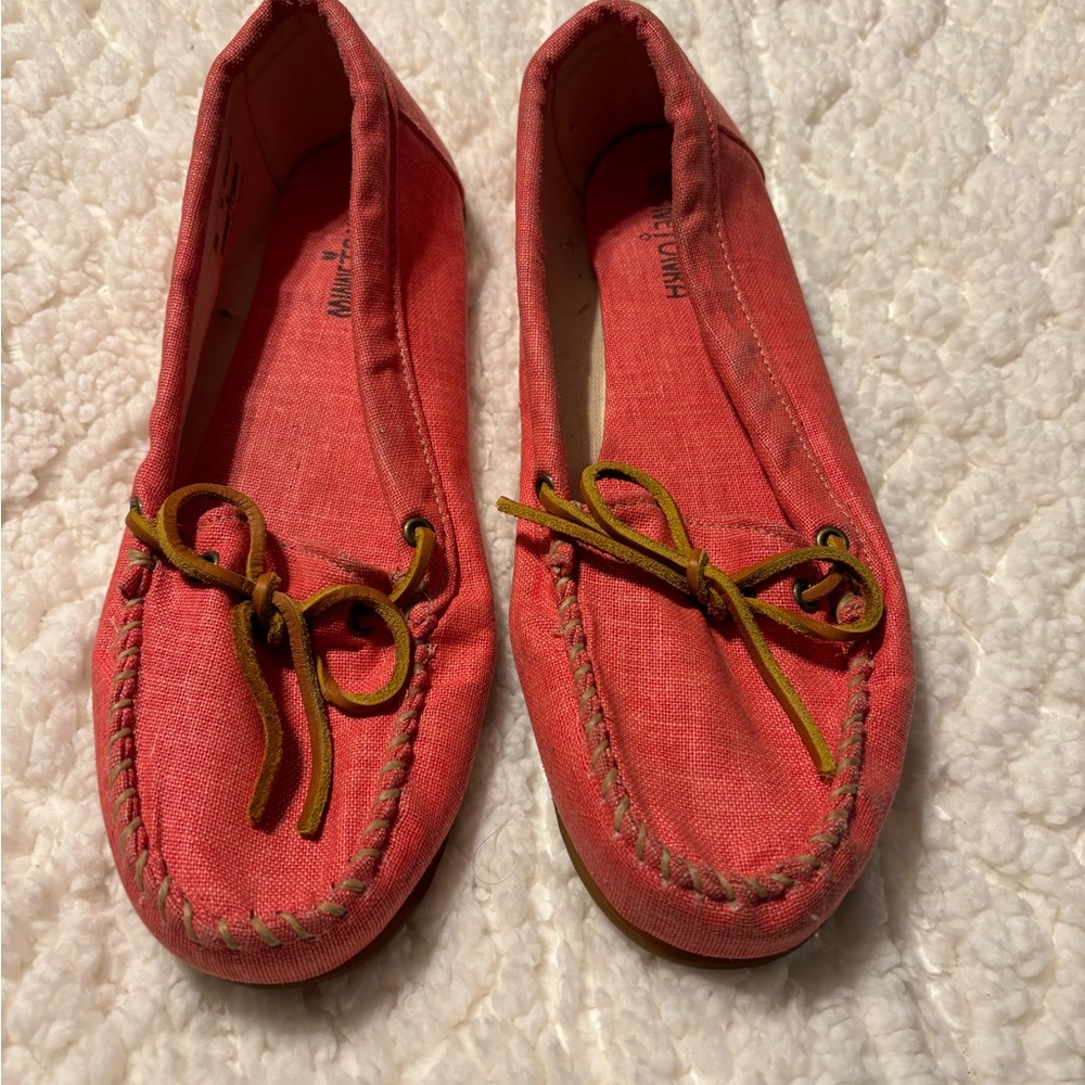 MinnieTonka Ciral colored shoes. New never worn